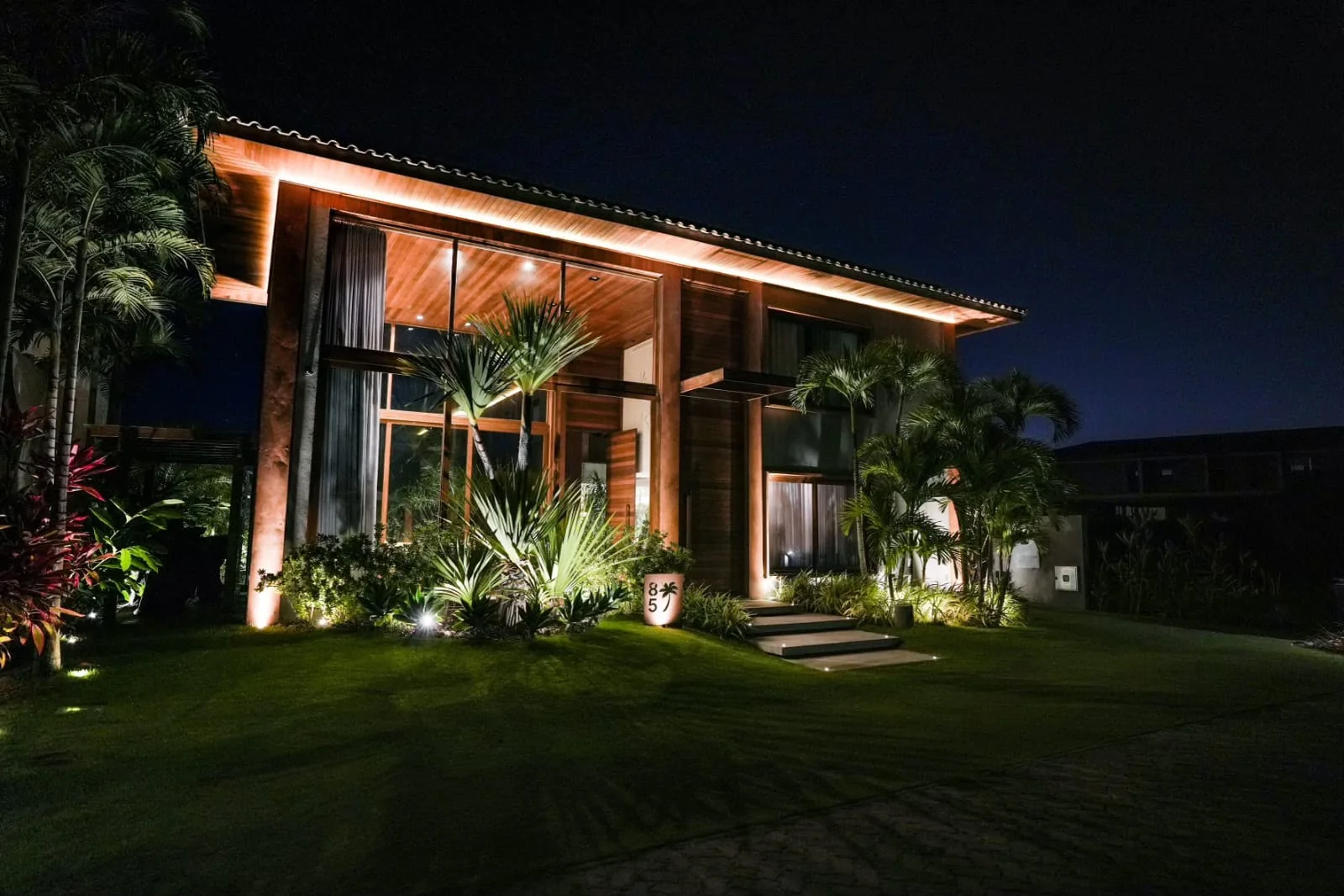 Casa 85, casa de alto padrão beira-mar na Praia do Forte